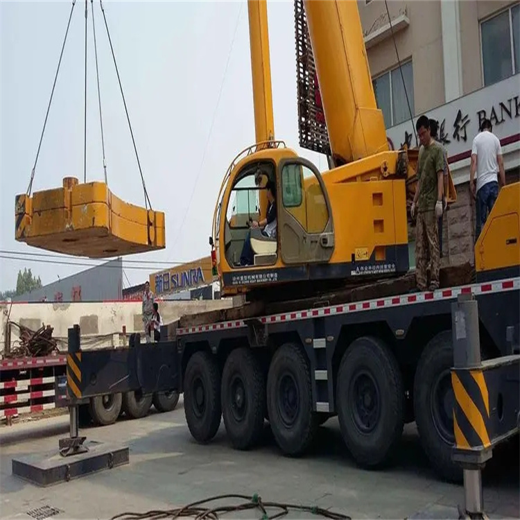 万秀当地吊车出租|机器吊装|75吨|工厂搬迁服务